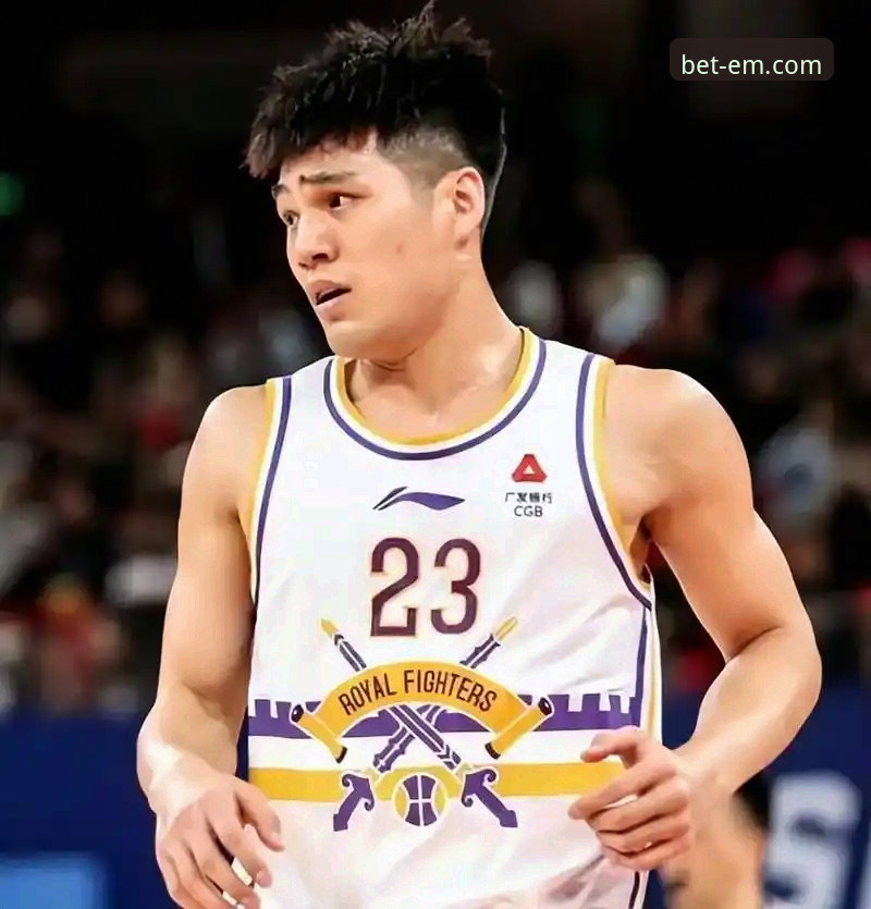 揭秘：CBA状元陈国豪“回避条款”背后，卡位战缺席真相与技术分析